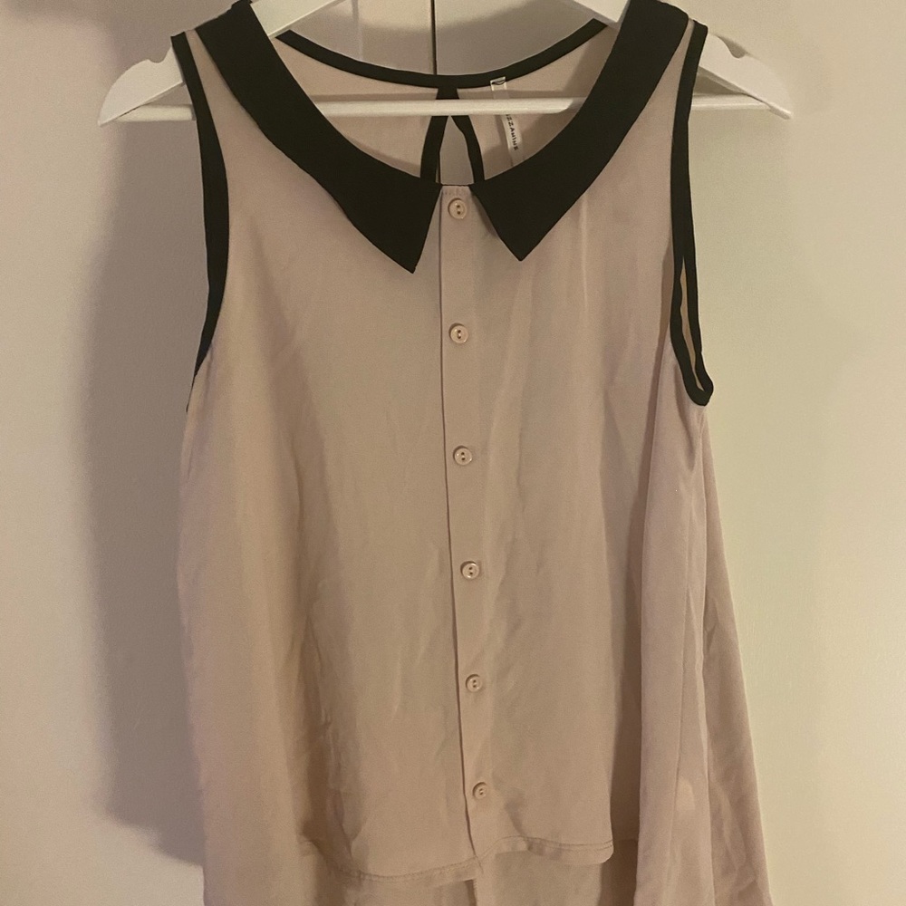 Sleeveless blouse